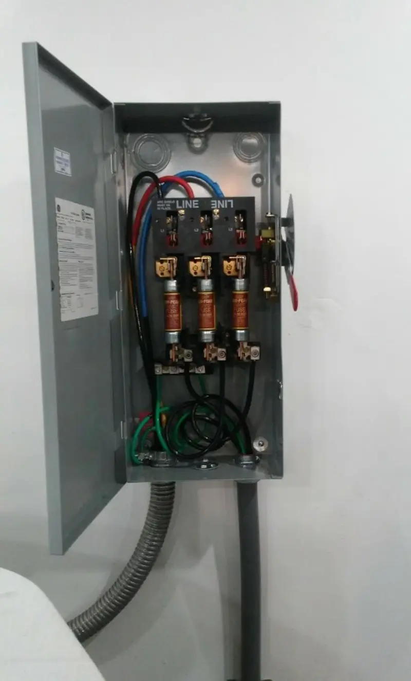 Three-phase disconnect switch installed for Electrical Wiring & Rewiring in Christiana